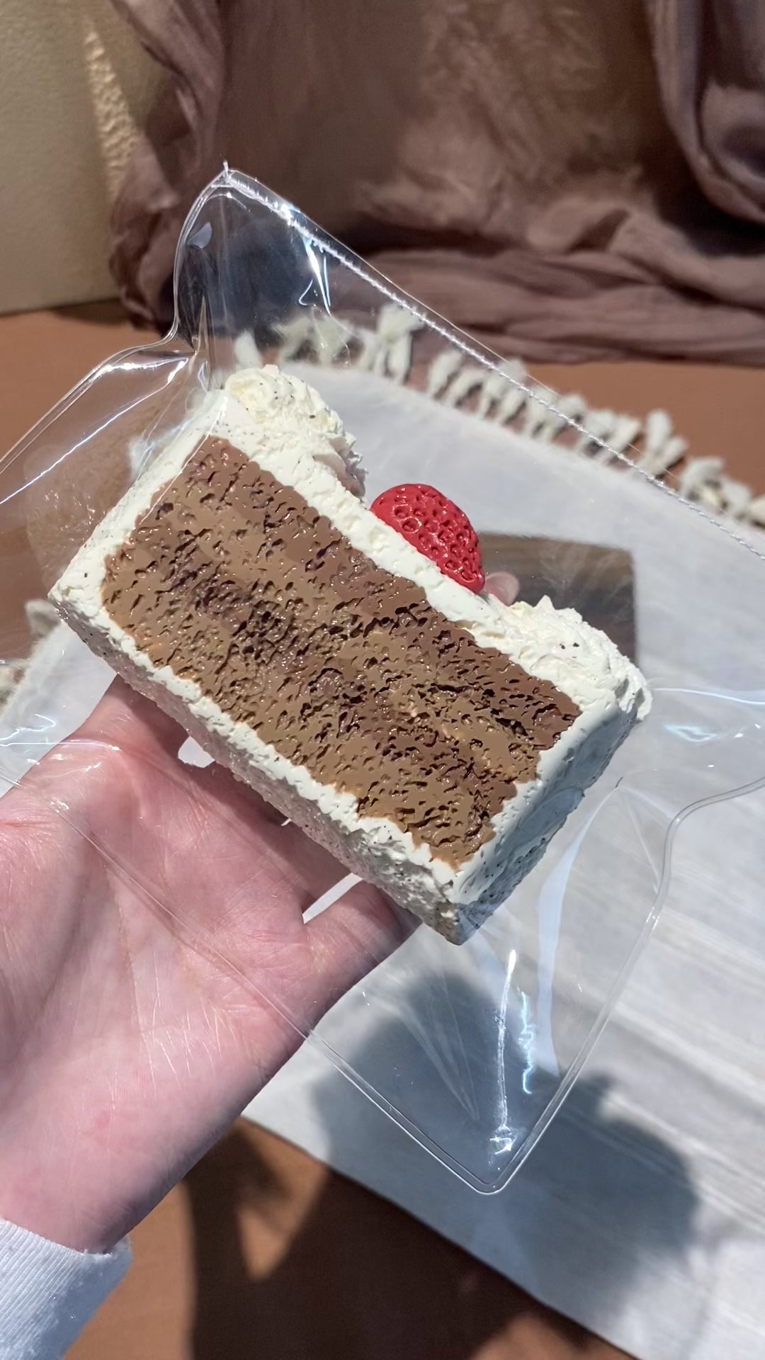 【Sliced Raw Chocolate Cocoa Cake】Squishy stress relief toy