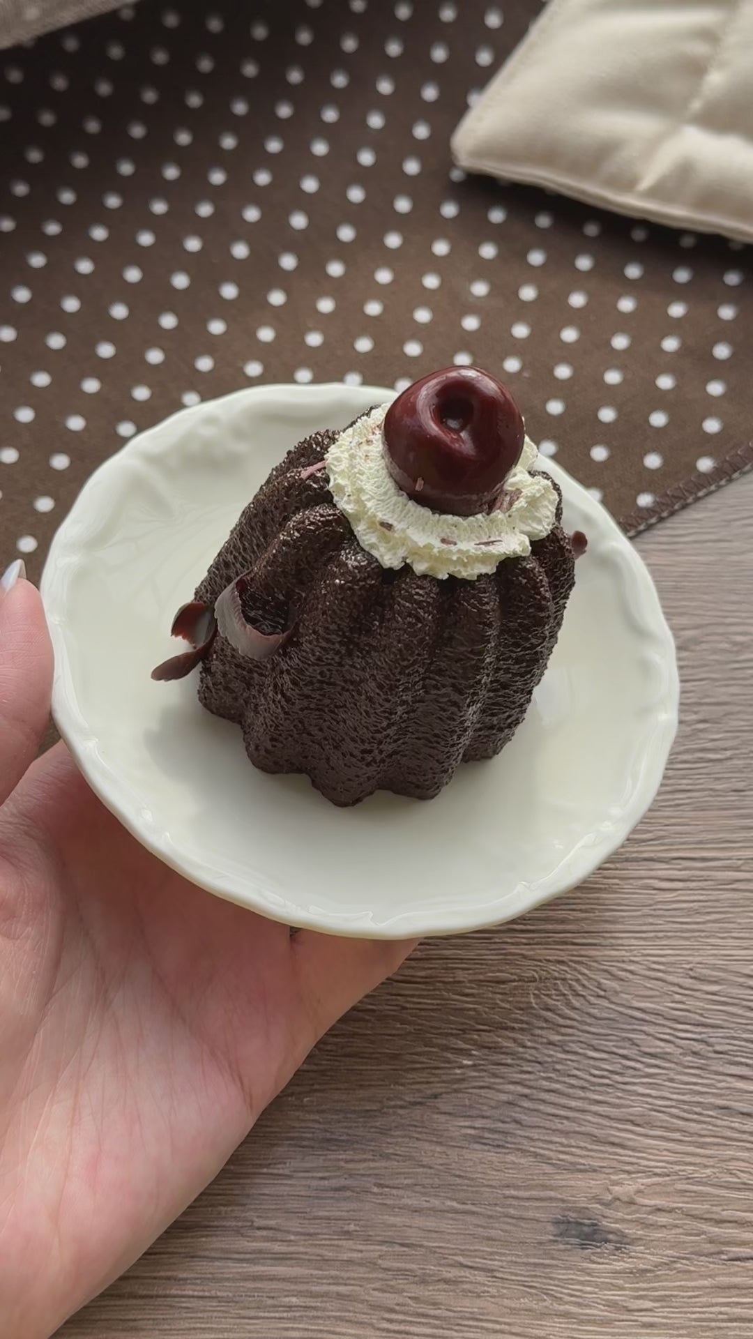 【黒い森テイストのカヌレ】プニプニストレス解消おもちゃ