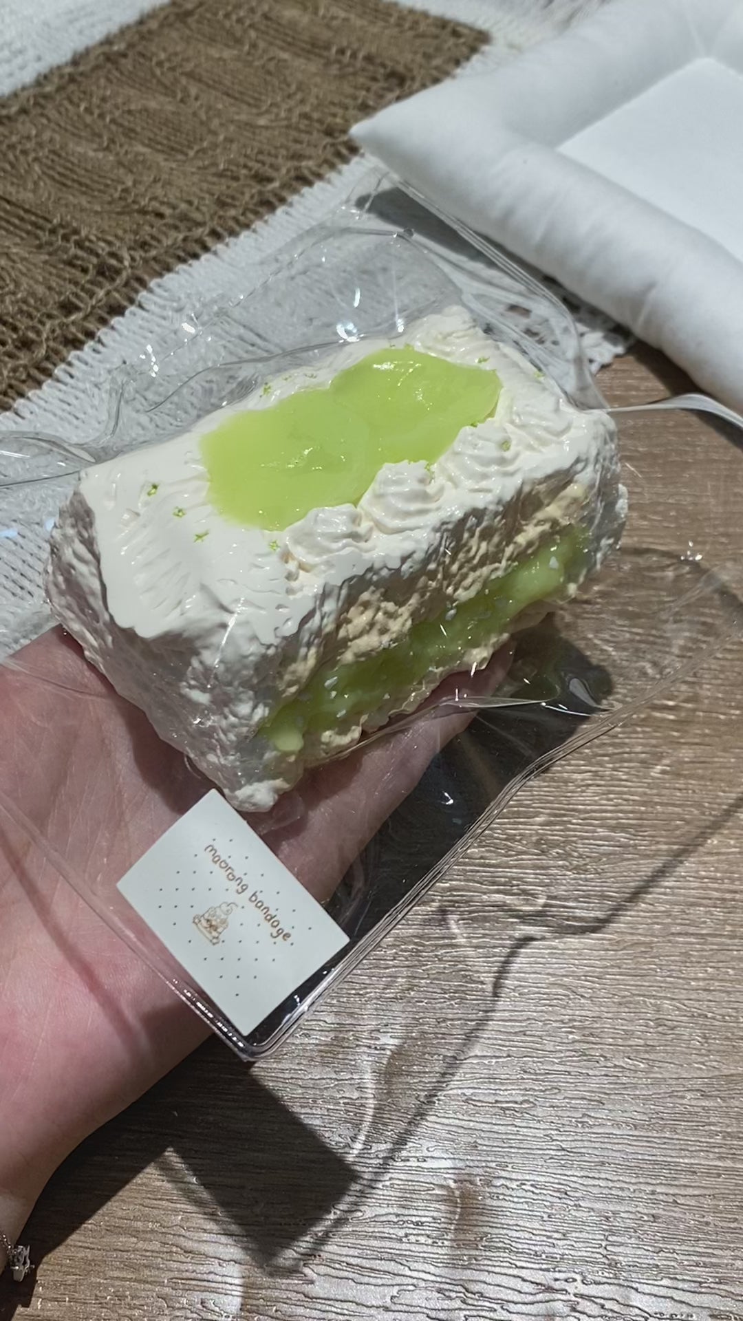 【Shine Muscat Cream Sandwich Cake】Squishy Stress Relief Toy