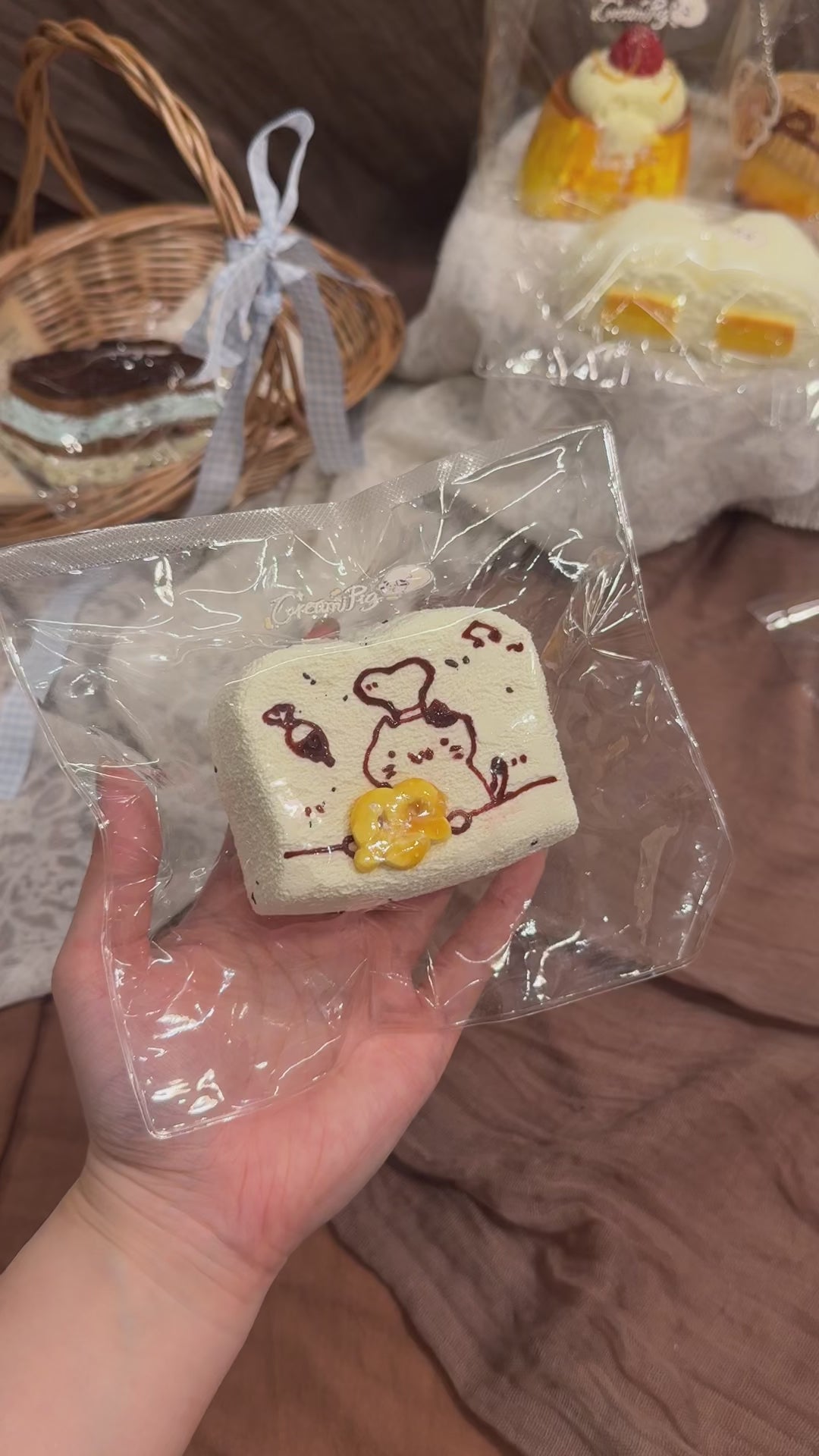 CreamPig Studio【手描きねこちゃんトースト】 Squishy Collectibles