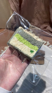 【Pistachio & Black Sesame Mini Toast】Squishy stress relief toy