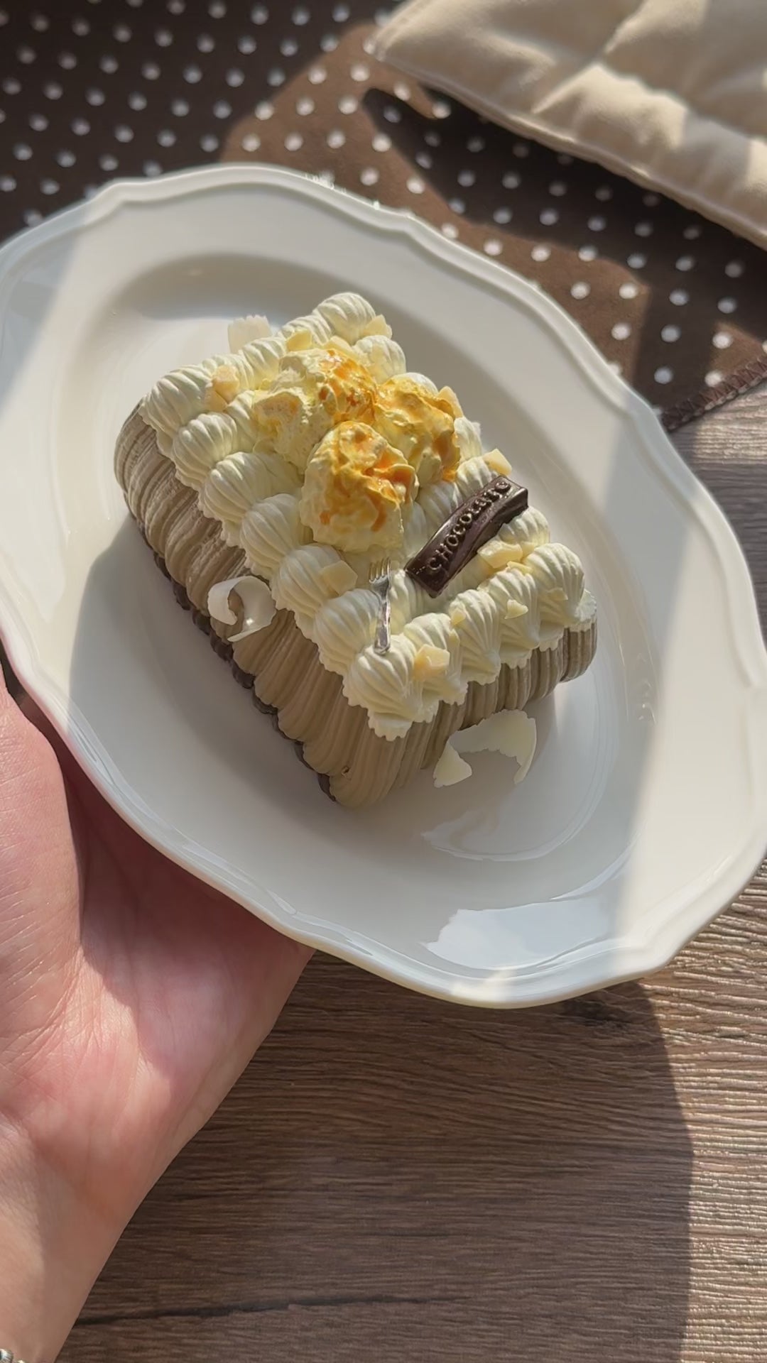 【Caramel Cocoa Crunch Cake】 Squishy Stress Relief Toy