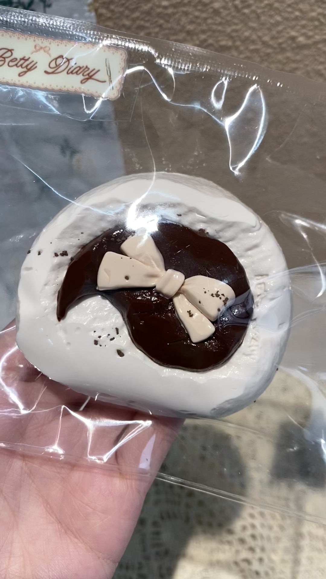 【Bowknot Rich Chocolate Swiss Roll】Squishy stress relief toy