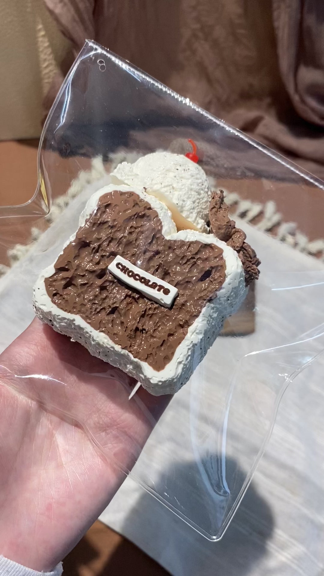 【Raw Chocolate Cookie Cream Toast】Squishy stress relief toy