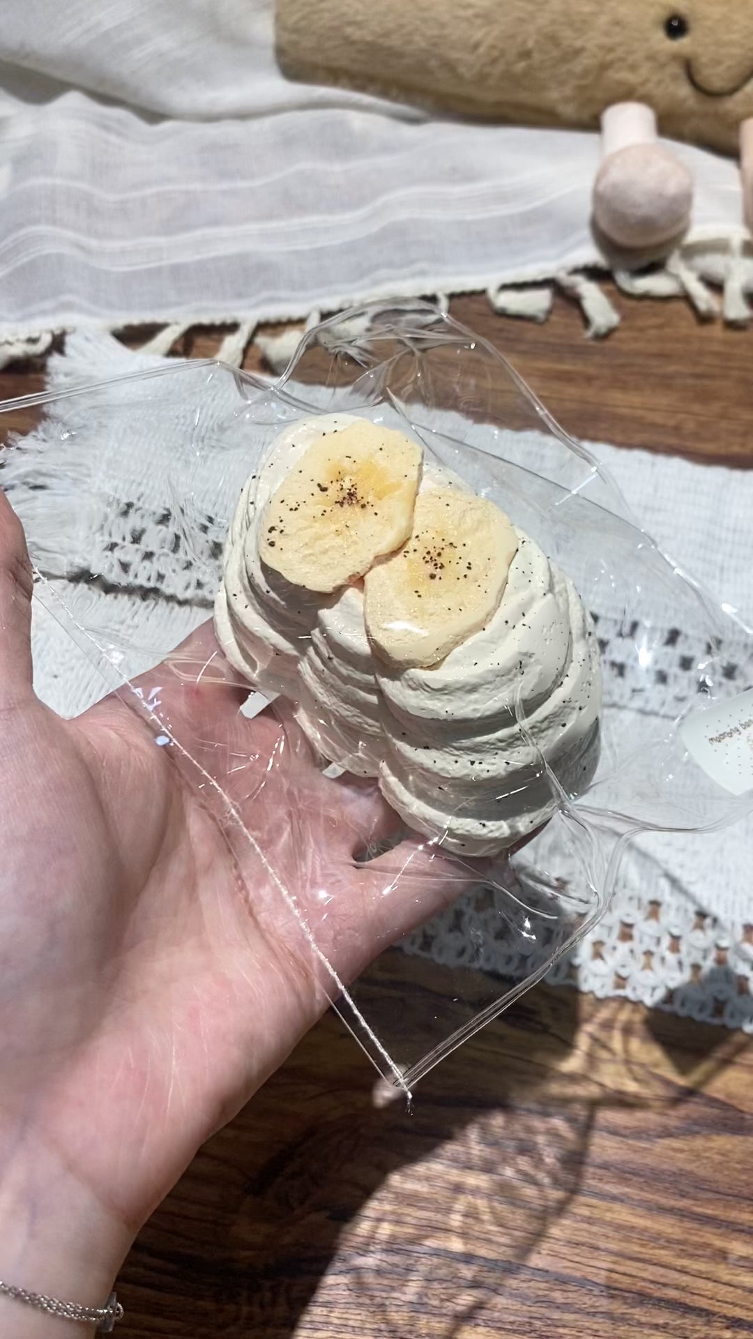 【Banana slice cream toast】Squishy stress relief toy