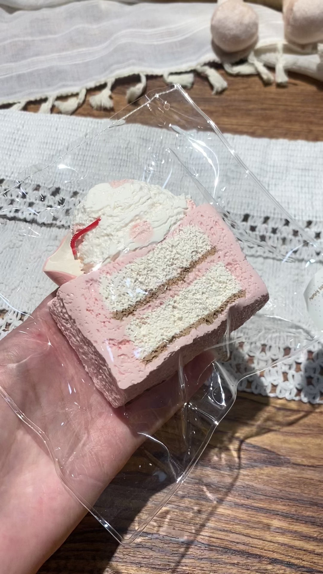 【Ice Cream Peach Toast】Squishy stress relief toy
