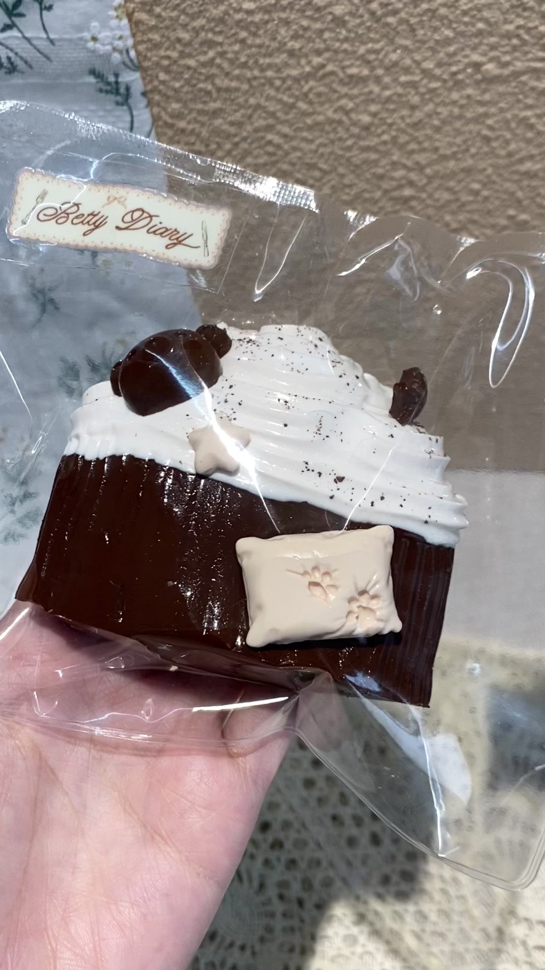 【Creamy Cat Scratch Cupcakes】Squishy stress relief toy